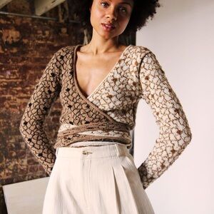 Two-Tone V-Neck Wrap Alpaca Sweater in Brown and Cream Print